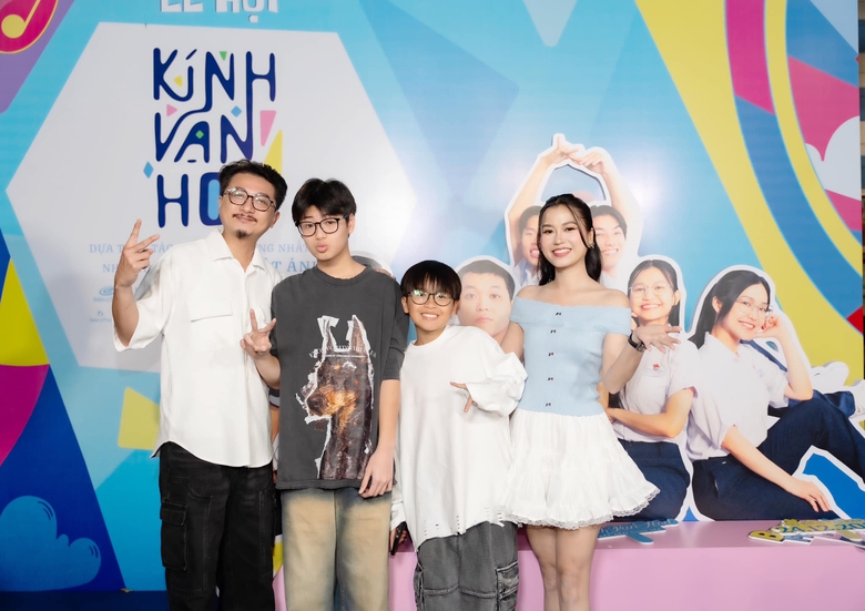 L&acirc;m Vỹ Dạ kể lại thời &ocirc;m con 3 th&aacute;ng tuổi chạy show Tết- Ảnh 3.