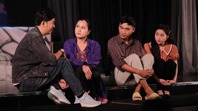 L&acirc;m Vỹ Dạ kể lại thời &ocirc;m con 3 th&aacute;ng tuổi chạy show Tết- Ảnh 2.