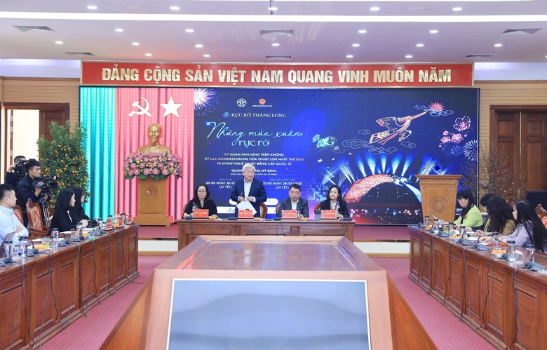 H&agrave; Nội tr&igrave;nh diễn drone hỏa thuật lớn nhất thế giới đ&ecirc;m Giao thừa tết Ất Tỵ 2025- Ảnh 1.