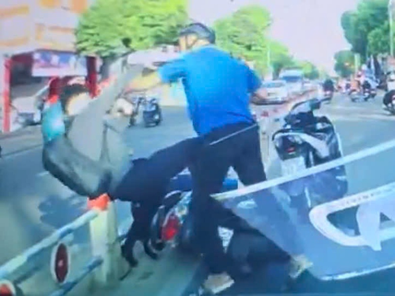 Nghiêm trị thói “yêng hùng” trên đường phố- Ảnh 2. Nghiêm trị thói “yêng hùng” trên đường phố- Ảnh 2.