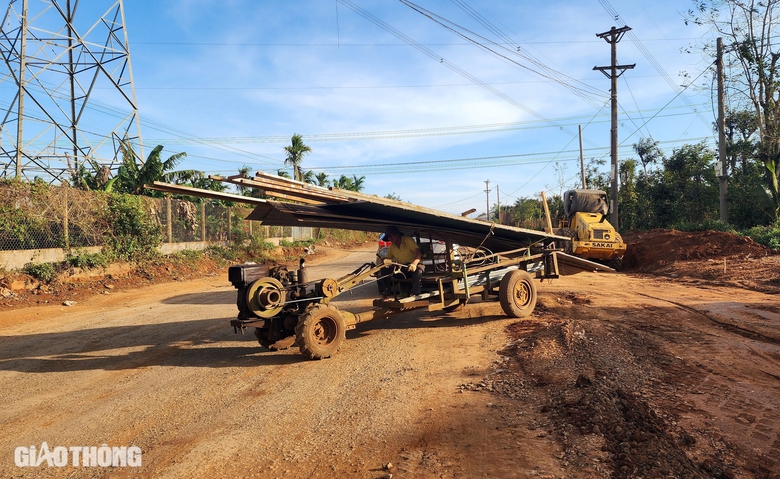 Dỡ nhà, phá tường rào bàn giao mặt bằng thi công đường tránh Đông TP Buôn Ma Thuột- Ảnh 3.