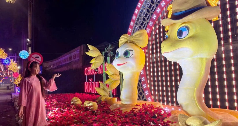 Cặp linh vật "bé Na" ngộ nghĩnh ở Yên Bái thu hút khách tham quan- Ảnh 3. Cặp linh vật "bé Na" ngộ nghĩnh ở Yên Bái thu hút khách tham quan- Ảnh 3.