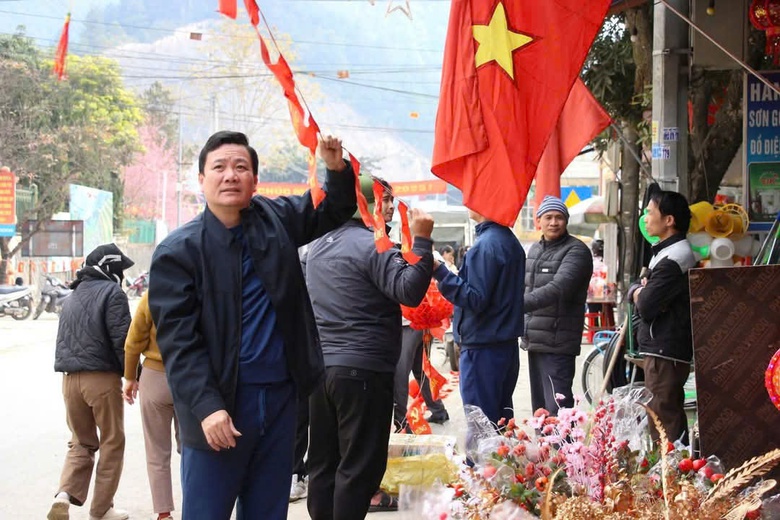 Cặp linh vật "bé Na" ngộ nghĩnh ở Yên Bái thu hút khách tham quan- Ảnh 7. Cặp linh vật "bé Na" ngộ nghĩnh ở Yên Bái thu hút khách tham quan- Ảnh 7.