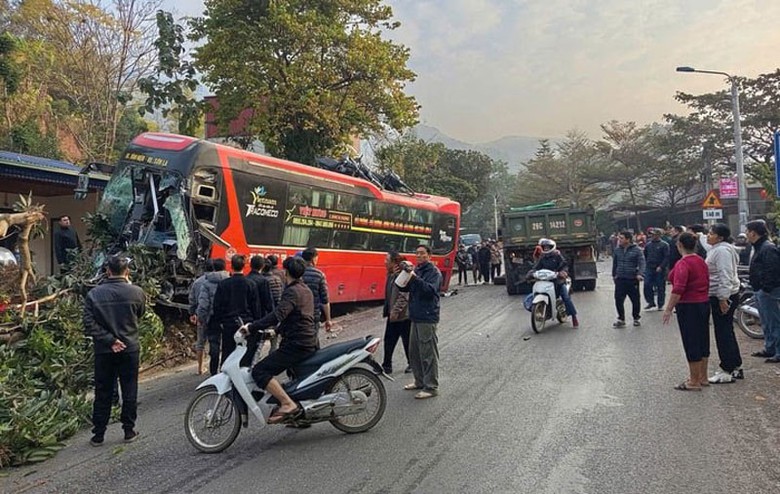 Hiện trường vụ tai nạn. Hiện trường vụ tai nạn.