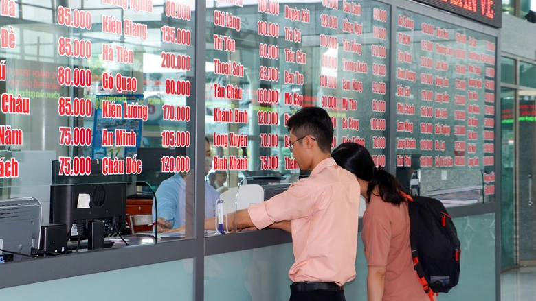 Gi&aacute; v&eacute; xe Tết ở Cần Thơ tăng cao nhất hơn 50%- Ảnh 1.