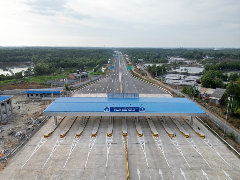 Đi cao tốc Bến Lức - Long Thành gặp sự cố phải gọi ai?- Ảnh 1. Đi cao tốc Bến Lức - Long Thành gặp sự cố phải gọi ai?- Ảnh 1.