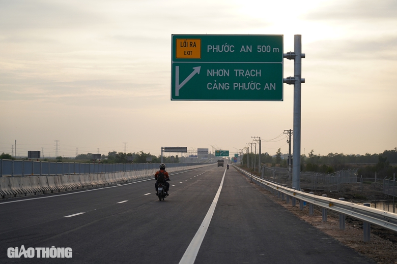 Ng&agrave;y mai th&ocirc;ng xe hai đoạn tr&ecirc;n cao tốc Bến Lức - Long Th&agrave;nh- Ảnh 1.
