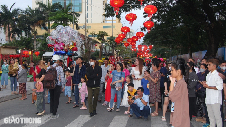 "Chợ quê ngày Tết" ở Bạc Liêu có gì đặc biệt?- Ảnh 7. "Chợ quê ngày Tết" ở Bạc Liêu có gì đặc biệt?- Ảnh 7.