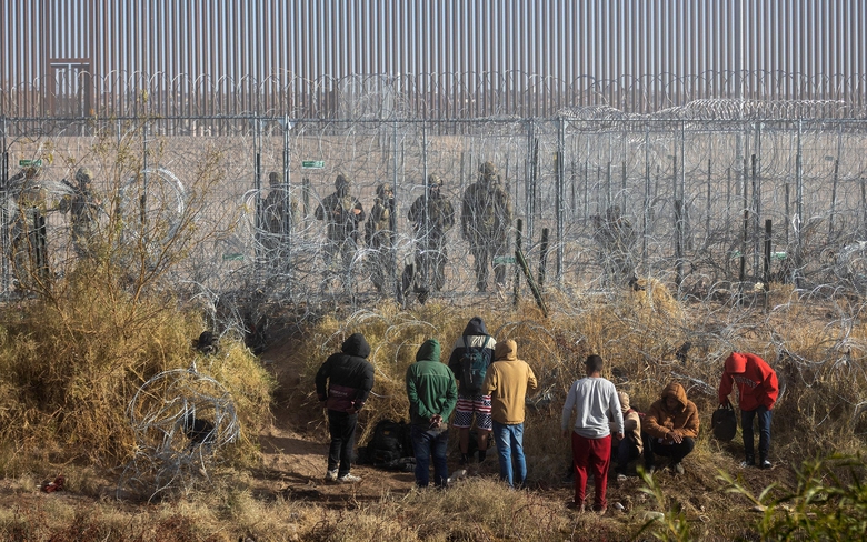 Mỹ triển khai th&ecirc;m h&agrave;ng ngh&igrave;n binh sĩ tới bi&ecirc;n giới với Mexico để siết chặt nhập cư