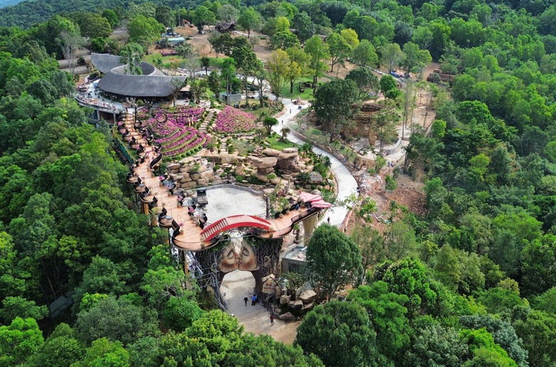 Buộc ph&aacute; dỡ điểm du lịch x&acirc;y dựng tr&aacute;i ph&eacute;p tr&ecirc;n đồi Điện Ti&ecirc;n ở Ph&uacute; Quốc- Ảnh 1.