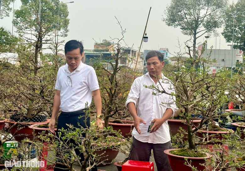 Chợ hoa Đồng Nai: Người xem đ&ocirc;ng, người mua &iacute;t- Ảnh 4.