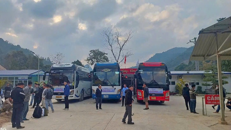 Nh&agrave; thầu giao th&ocirc;ng v&agrave; chuyến xe ấm t&igrave;nh người ng&agrave;y Tết- Ảnh 3.