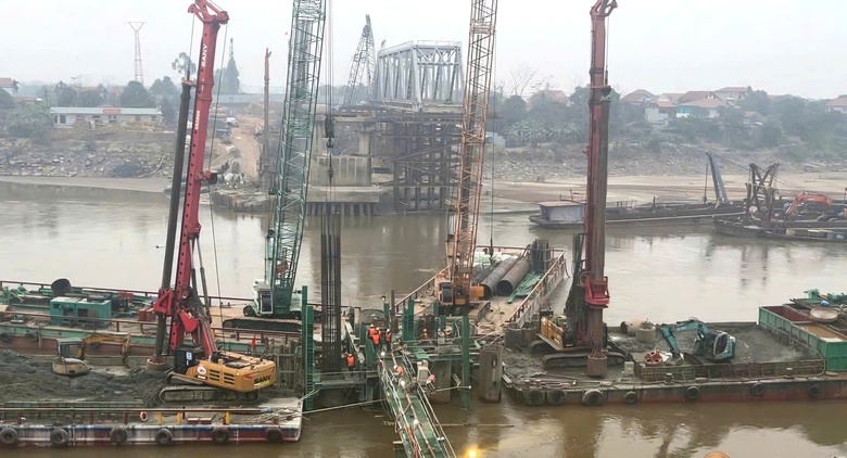 Thi c&ocirc;ng xuy&ecirc;n Tết, đưa dự &aacute;n cầu Phong Ch&acirc;u mới về đ&iacute;ch trước 22/12- Ảnh 1.