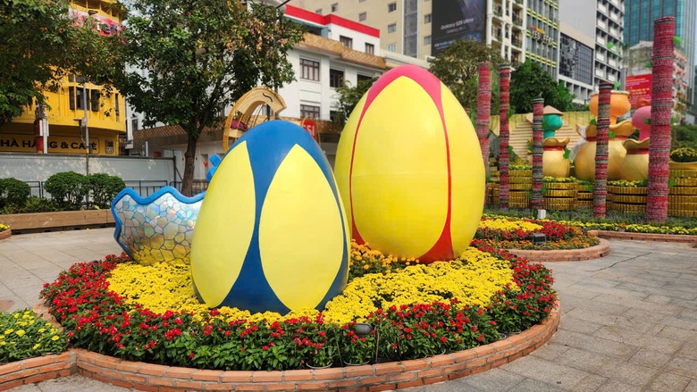 TP.HCM: V&igrave; sao đường hoa Nguyễn Huệ tạm đ&oacute;ng cửa?- Ảnh 7.