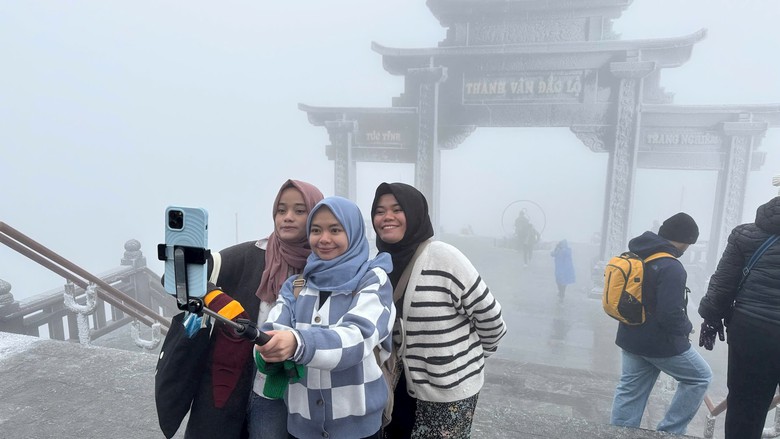 Băng tuyết phủ trắng Fansipan v&agrave; Y T&yacute;- Ảnh 7.