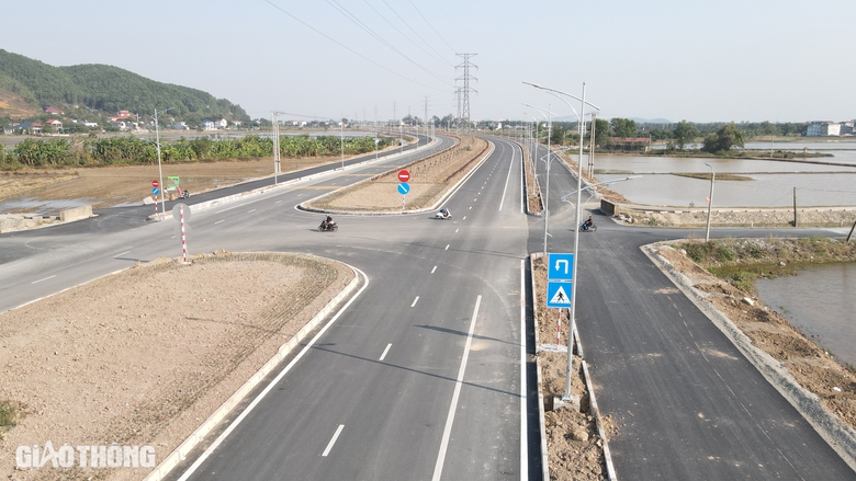 Xu&acirc;n vui đầu ti&ecirc;n tr&ecirc;n tuyến đường hơn 3.700 tỷ đồng ở H&agrave; Nam- Ảnh 8.