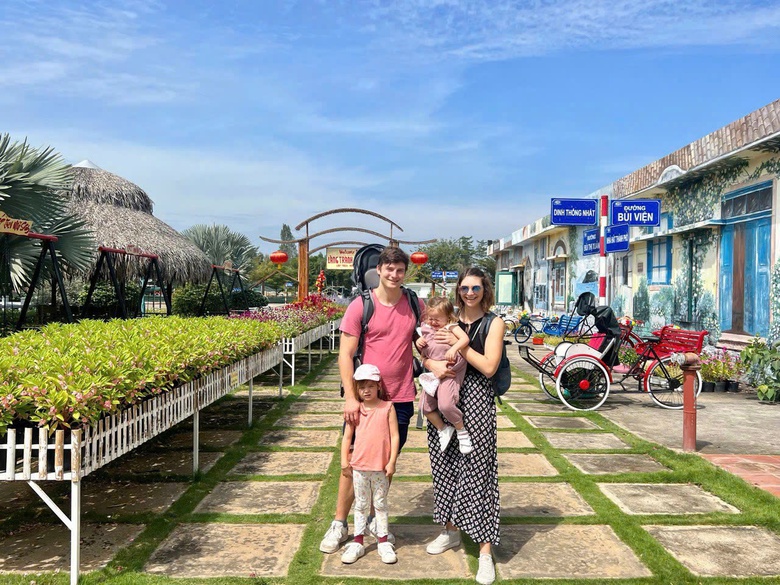 Dòng người đổ về Khu du lịch Núi Sam ngày đầu năm mới- Ảnh 5. Dòng người đổ về Khu du lịch Núi Sam ngày đầu năm mới- Ảnh 5.