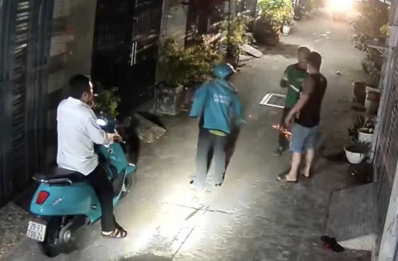 Xác minh thông tin tài xế xe công nghệ bị hành hung- Ảnh 1. Xác minh thông tin tài xế xe công nghệ bị hành hung- Ảnh 1.