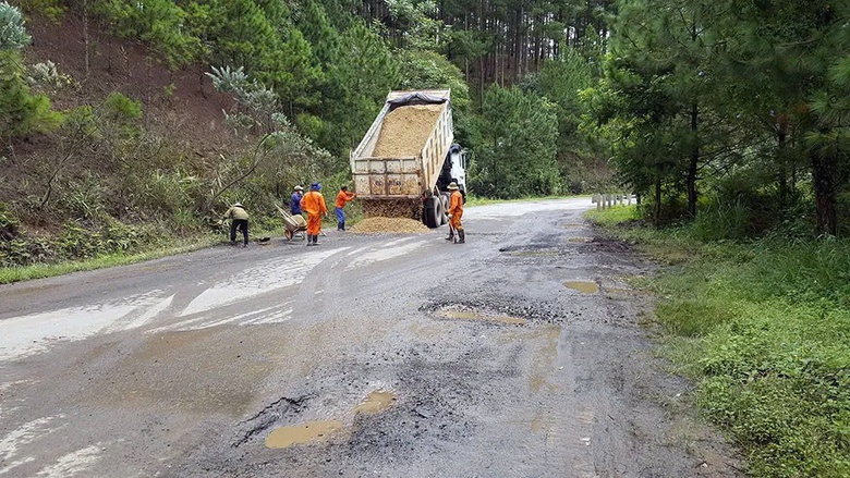 Từ 4/1, phương tiện được lưu th&ocirc;ng hai chiều tr&ecirc;n đ&egrave;o Prenn- Ảnh 2.