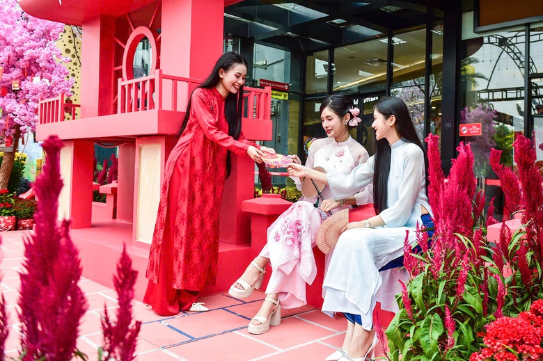 C&aacute;c điểm vui chơi TP.HCM h&uacute;t kh&aacute;ch dịp tết Ất Tỵ- Ảnh 4.