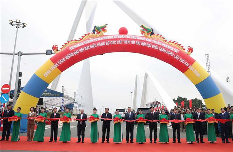 Tổng B&iacute; thư T&ocirc; L&acirc;m d&acirc;ng hương tại Khu di t&iacute;ch Quốc gia đặc biệt Hoa Lư- Ảnh 3.