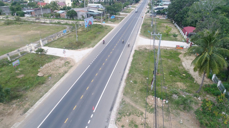 Ngắm QL19 kết nối tỉnh Gia Lai và Bình Định vừa hoàn thành- Ảnh 7. Ngắm QL19 kết nối tỉnh Gia Lai và Bình Định vừa hoàn thành- Ảnh 7.