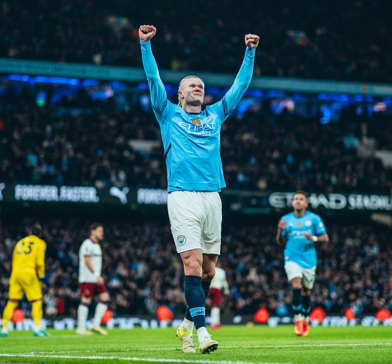 Ngoại hạng Anh: Man City thắng đậm West Ham, Chelsea bị "cưa" điểm- Ảnh 1.