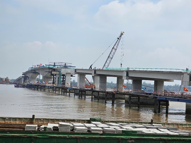Hợp long cầu Đại Ng&atilde;i 2 vượt tiến độ 7 th&aacute;ng- Ảnh 3.