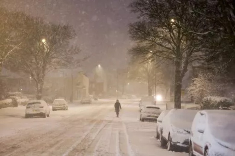 1_Winter-Blast-Brings-Ice-And-Snow-Across-The-UK_11zon.jpg