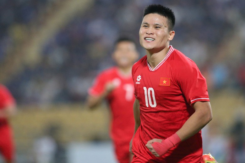 Quyết định ngỡ ng&agrave;ng của HLV Kim khiến Th&aacute;i Lan &ocirc;m hận ở chung kết AFF Cup- Ảnh 1.