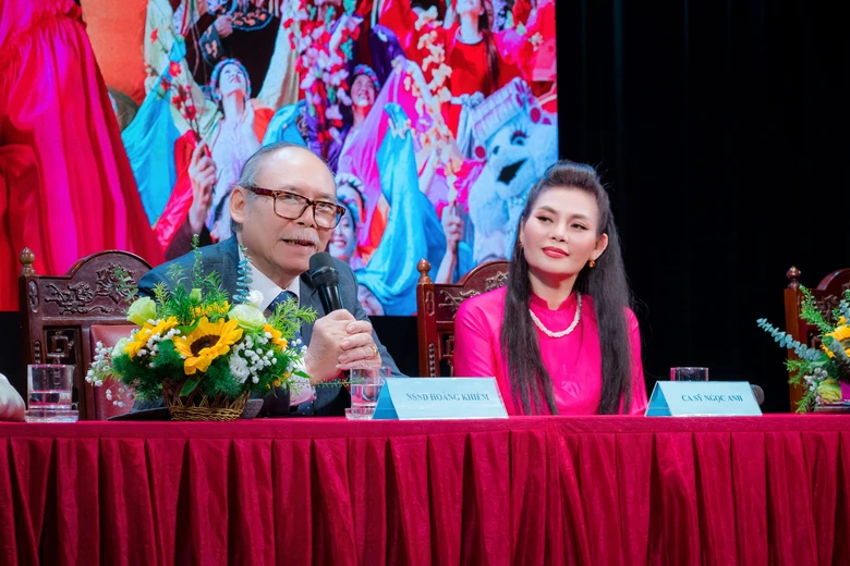 Ngọc Anh (3A) mời bố l&agrave; Nghệ sĩ nh&acirc;n d&acirc;n đ&oacute;ng MV Tết &ldquo;Rộn r&agrave;ng xu&acirc;n đến&rdquo;- Ảnh 2.