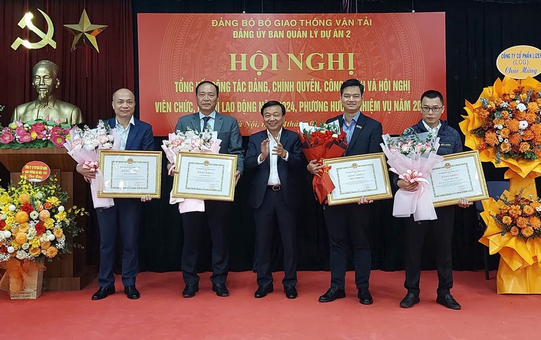 Thi c&ocirc;ng cao tốc QL45 - Nghi Sơn, C&ocirc;ng ty CP Lizen nhận bằng khen của Bộ trưởng- Ảnh 1.