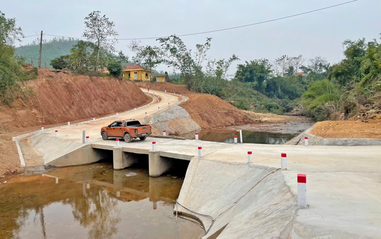 Quảng Ninh: Những con đường gi&uacute;p người Dao đổi đời- Ảnh 3.