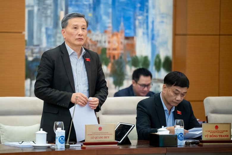 Phó chủ tịch Quốc hội: Cần dự báo khả năng ô nhiễm pin mặt trời, xe điện- Ảnh 1. Phó chủ tịch Quốc hội: Cần dự báo khả năng ô nhiễm pin mặt trời, xe điện- Ảnh 1.