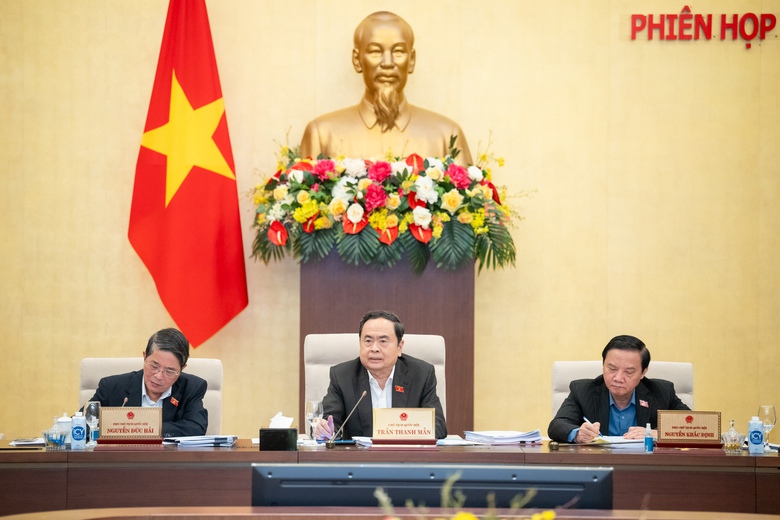 Phó chủ tịch Quốc hội: Cần dự báo khả năng ô nhiễm pin mặt trời, xe điện- Ảnh 3. Phó chủ tịch Quốc hội: Cần dự báo khả năng ô nhiễm pin mặt trời, xe điện- Ảnh 3.