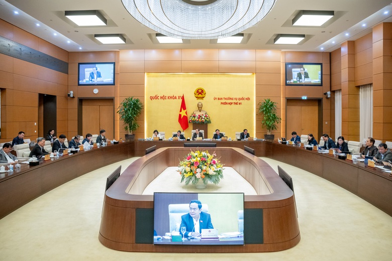 Phó chủ tịch Quốc hội: Cần dự báo khả năng ô nhiễm pin mặt trời, xe điện- Ảnh 2. Phó chủ tịch Quốc hội: Cần dự báo khả năng ô nhiễm pin mặt trời, xe điện- Ảnh 2.