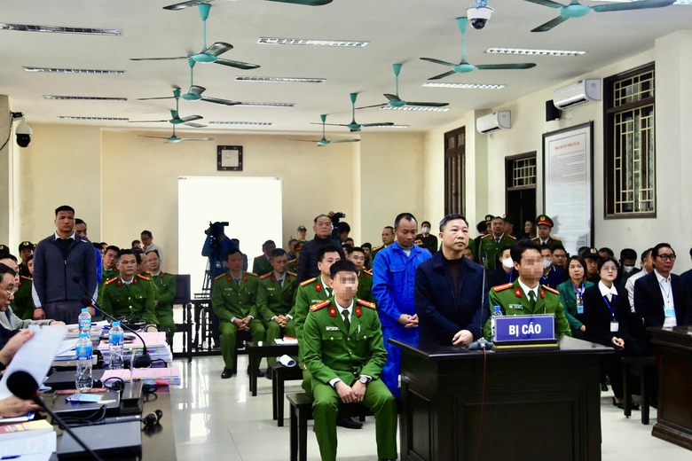 Hình ảnh bị cáo Lưu Bình Nhưỡng, Lê Thanh Vân hầu tòa ở Thái Bình- Ảnh 4. Hình ảnh bị cáo Lưu Bình Nhưỡng, Lê Thanh Vân hầu tòa ở Thái Bình- Ảnh 4.