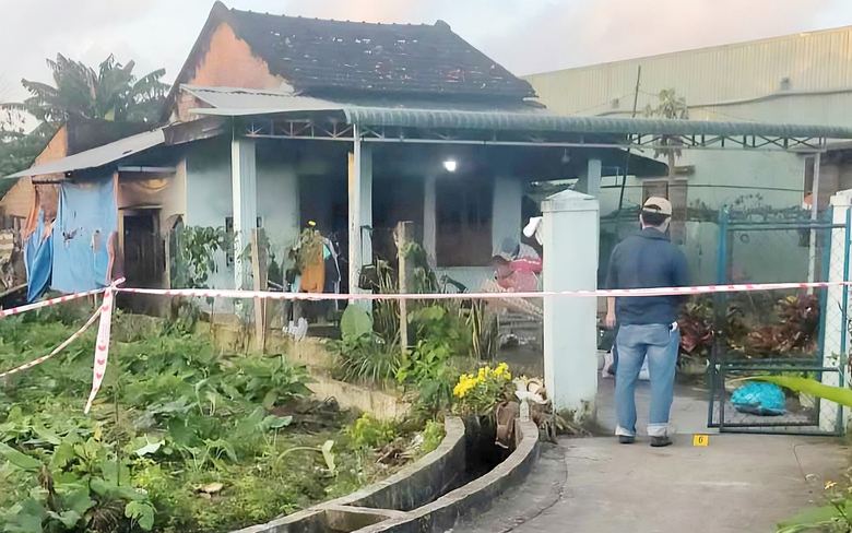 Cặp vợ chồng tử vong trong ngôi nhà cháy lúc rạng sáng ở Quảng Nam- Ảnh 1. Cặp vợ chồng tử vong trong ngôi nhà cháy lúc rạng sáng ở Quảng Nam- Ảnh 1.