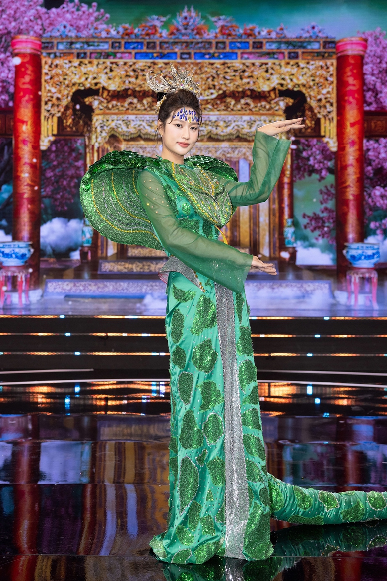 Táo Xuân 2025: Hé lộ hoa hậu Lê Hoàng Phương và Thiên Ân xuất hiện trong tạo hình đặc biệt- Ảnh 7. Táo Xuân 2025: Hé lộ hoa hậu Lê Hoàng Phương và Thiên Ân xuất hiện trong tạo hình đặc biệt- Ảnh 7.