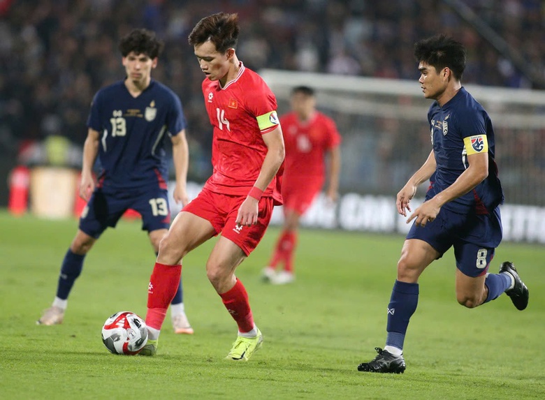 HLV Kim Sang-sik tiết lộ c&aacute;ch gi&uacute;p QBV Việt Nam &ldquo;hồi sinh&rdquo;- Ảnh 1.