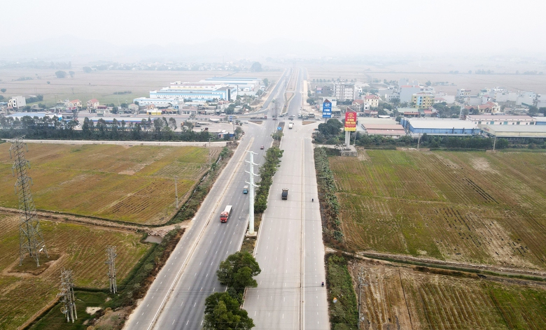Nỗ lực th&ocirc;ng tuyến h&agrave;nh lang Đ&ocirc;ng T&acirc;y 3.600 tỷ ở H&agrave; Nam trước tết Nguy&ecirc;n đ&aacute;n- Ảnh 16.