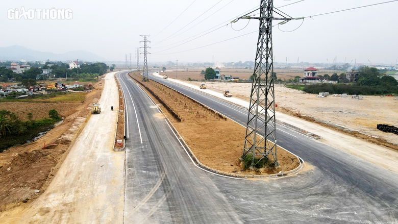 Nỗ lực th&ocirc;ng tuyến h&agrave;nh lang Đ&ocirc;ng T&acirc;y 3.600 tỷ ở H&agrave; Nam trước tết Nguy&ecirc;n đ&aacute;n- Ảnh 6.
