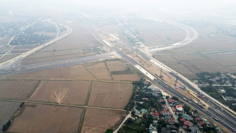 Nỗ lực th&ocirc;ng tuyến h&agrave;nh lang Đ&ocirc;ng T&acirc;y 3.600 tỷ ở H&agrave; Nam trước tết Nguy&ecirc;n đ&aacute;n- Ảnh 9.