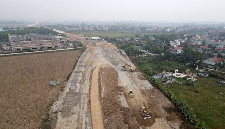 Nỗ lực th&ocirc;ng tuyến h&agrave;nh lang Đ&ocirc;ng T&acirc;y 3.600 tỷ ở H&agrave; Nam trước tết Nguy&ecirc;n đ&aacute;n- Ảnh 14.