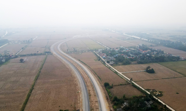 Nỗ lực th&ocirc;ng tuyến h&agrave;nh lang Đ&ocirc;ng T&acirc;y 3.600 tỷ ở H&agrave; Nam trước tết Nguy&ecirc;n đ&aacute;n- Ảnh 13.