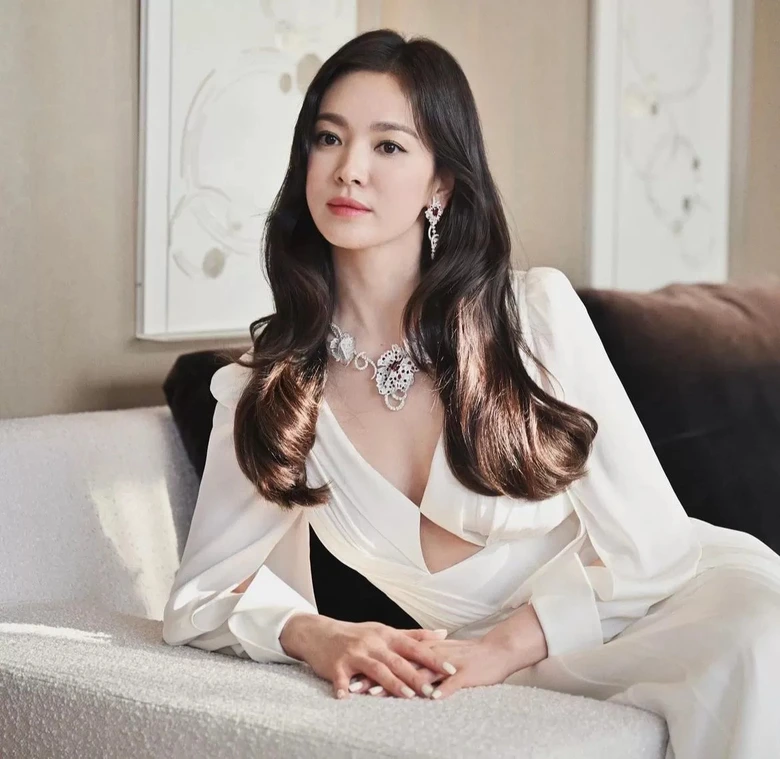 Song Hye Kyo: "T&ocirc;i c&oacute; rất nhiều kẻ th&ugrave;"- Ảnh 6.