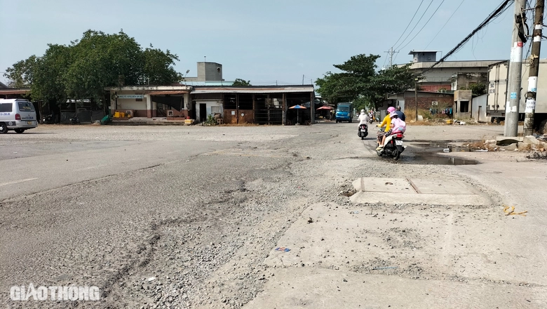 Sớm sửa chữa đường d&acirc;n sinh đi v&agrave;o bến xe Bạc Li&ecirc;u- Ảnh 3.