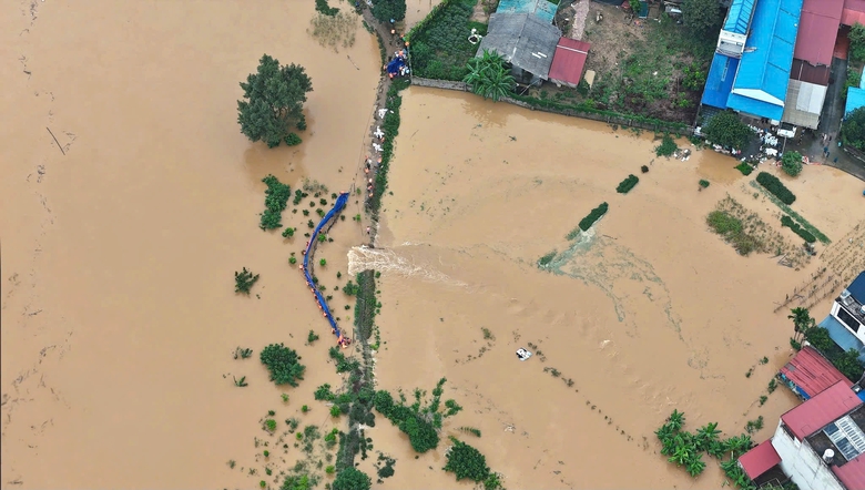 Th&aacute;i Nguy&ecirc;n: Cơ bản xử l&yacute; tạm thời đoạn đ&ecirc; bối s&ocirc;ng Cầu bị vỡ- Ảnh 1.