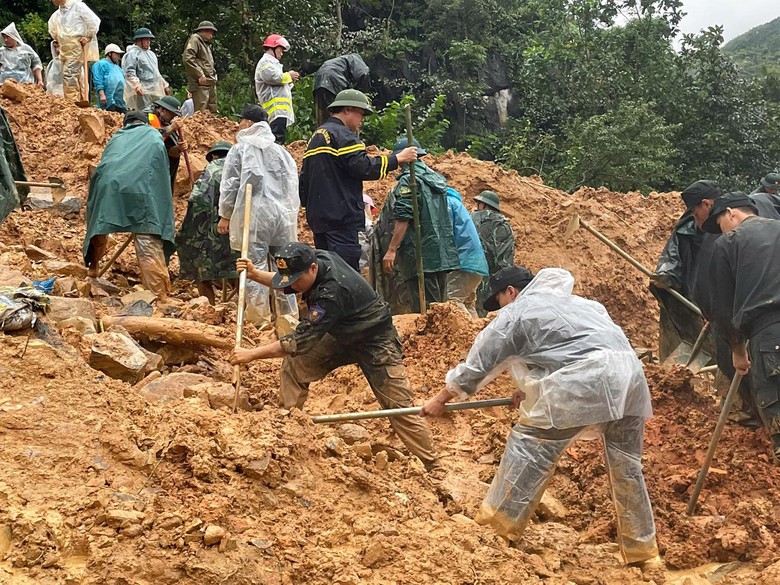 H&agrave;ng ngh&igrave;n hộ d&acirc;n ở Tuy&ecirc;n Quang phải di dời khẩn cấp do ngập lụt- Ảnh 6.
