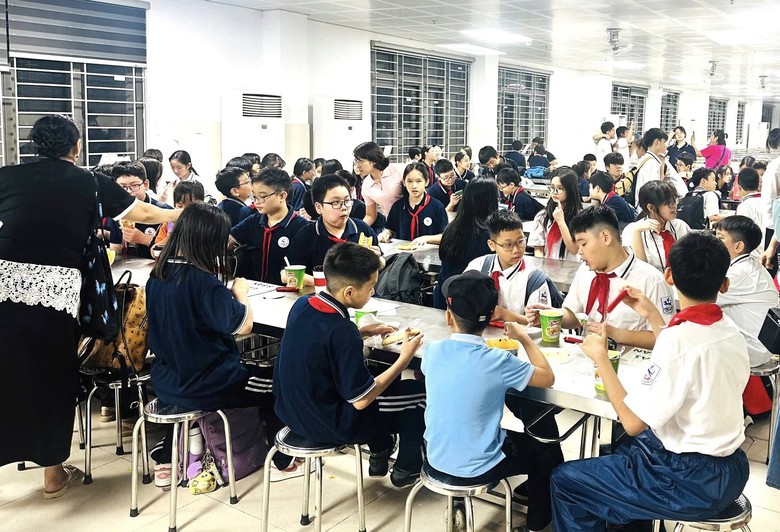 Chủ tịch H&agrave; Nội giao Sở Gi&aacute;o dục v&agrave; Đ&agrave;o tạo chủ động phương &aacute;n bảo đảm an to&agrave;n trường học- Ảnh 1.